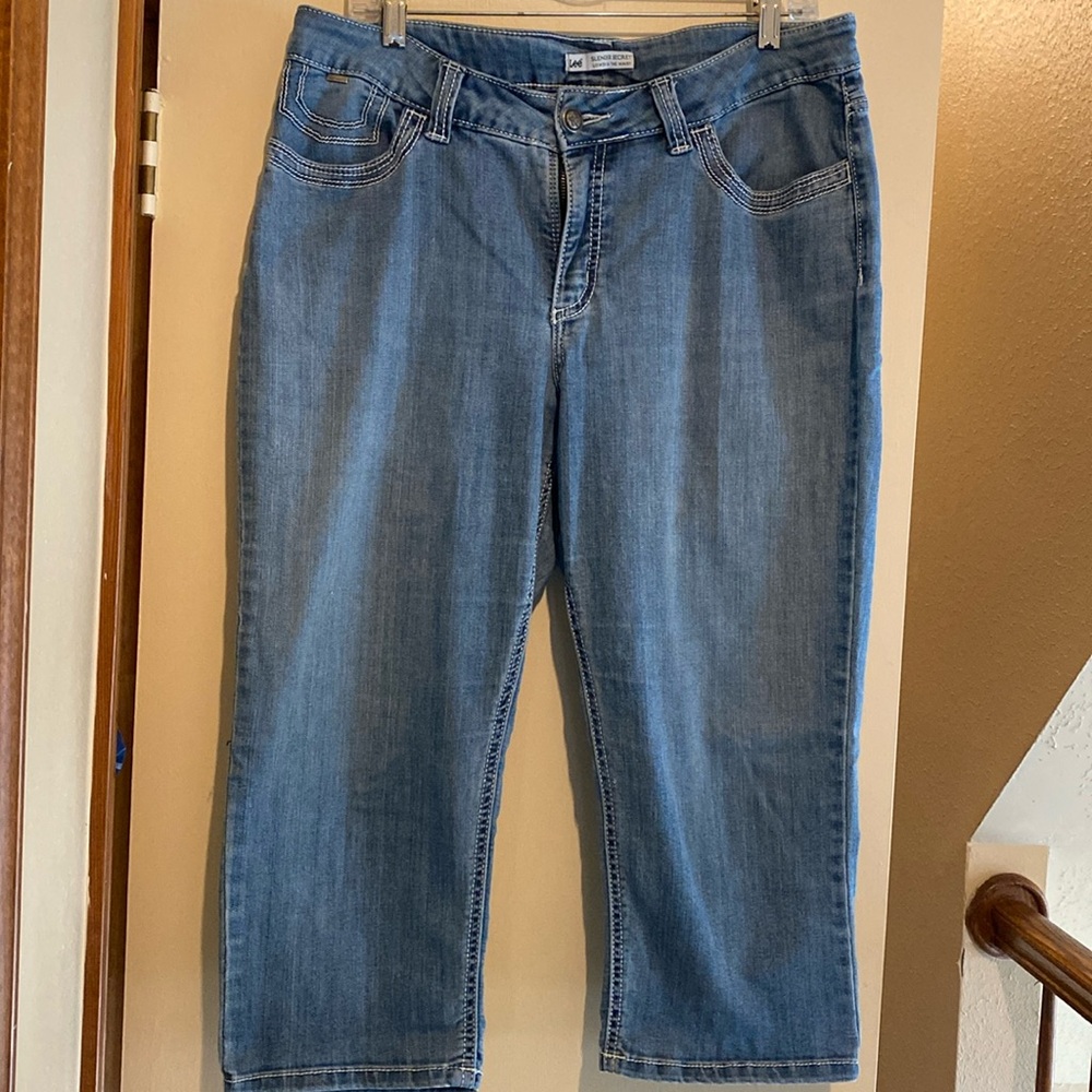 Lee stretchy denim crop pants